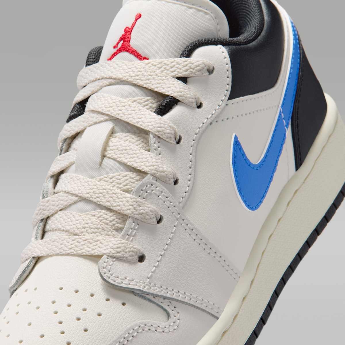 Кросівки Air Jordan 1 Low 553560-027_image_7