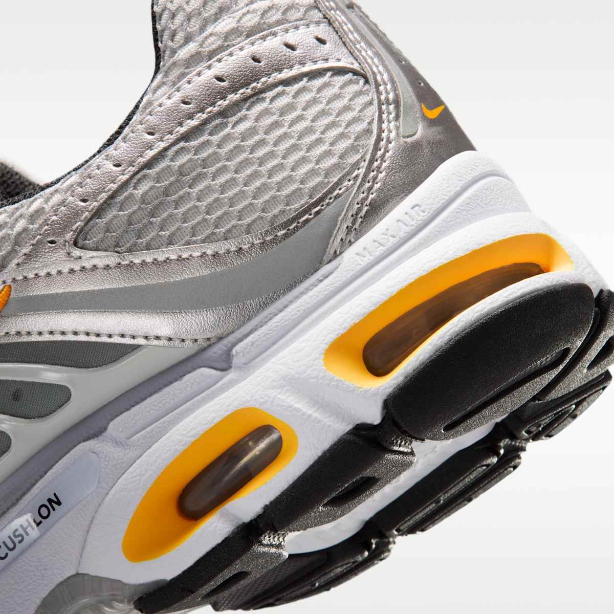 Кросівки Nike Air Max Moto 2K IO9279-007_image_8
