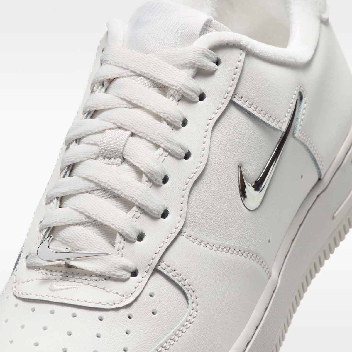 Кросівки Nike Air Force 1 '07 IU7558-030_image_7