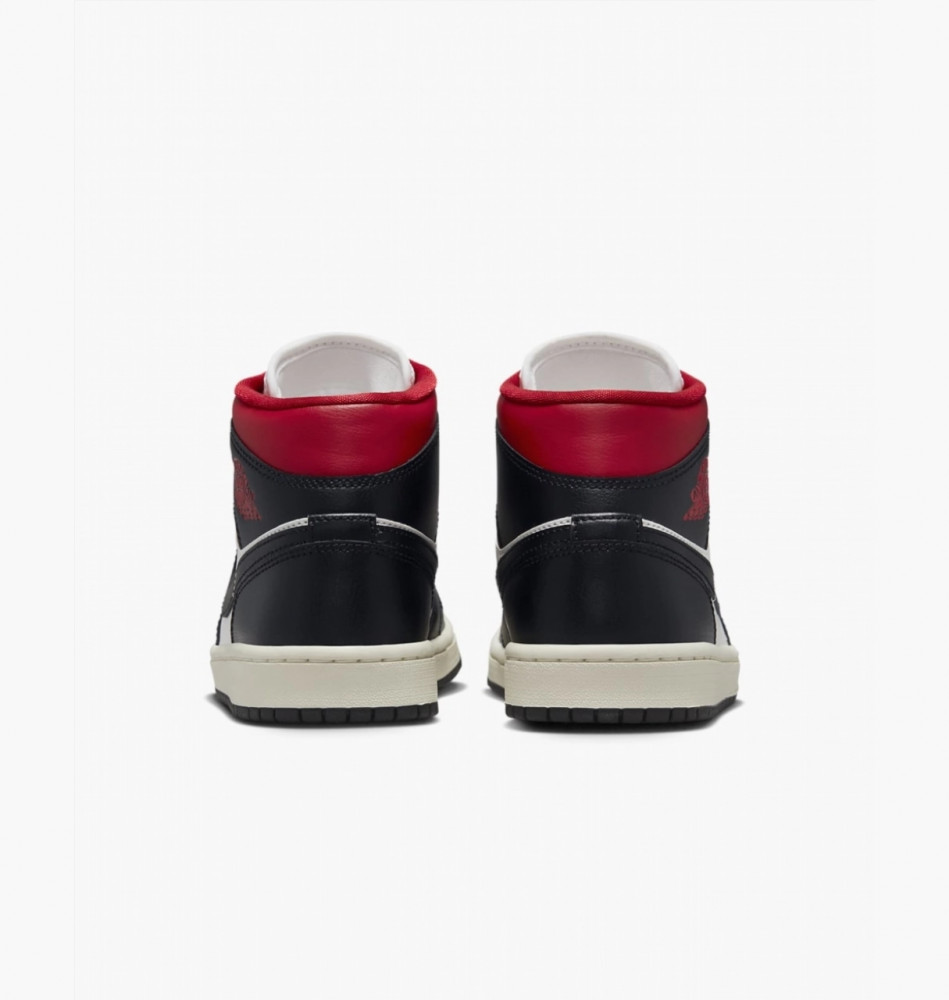 Жіночі кросівки Nike Air Jordan 1 Mid Triple Black BQ6472-061_image_3