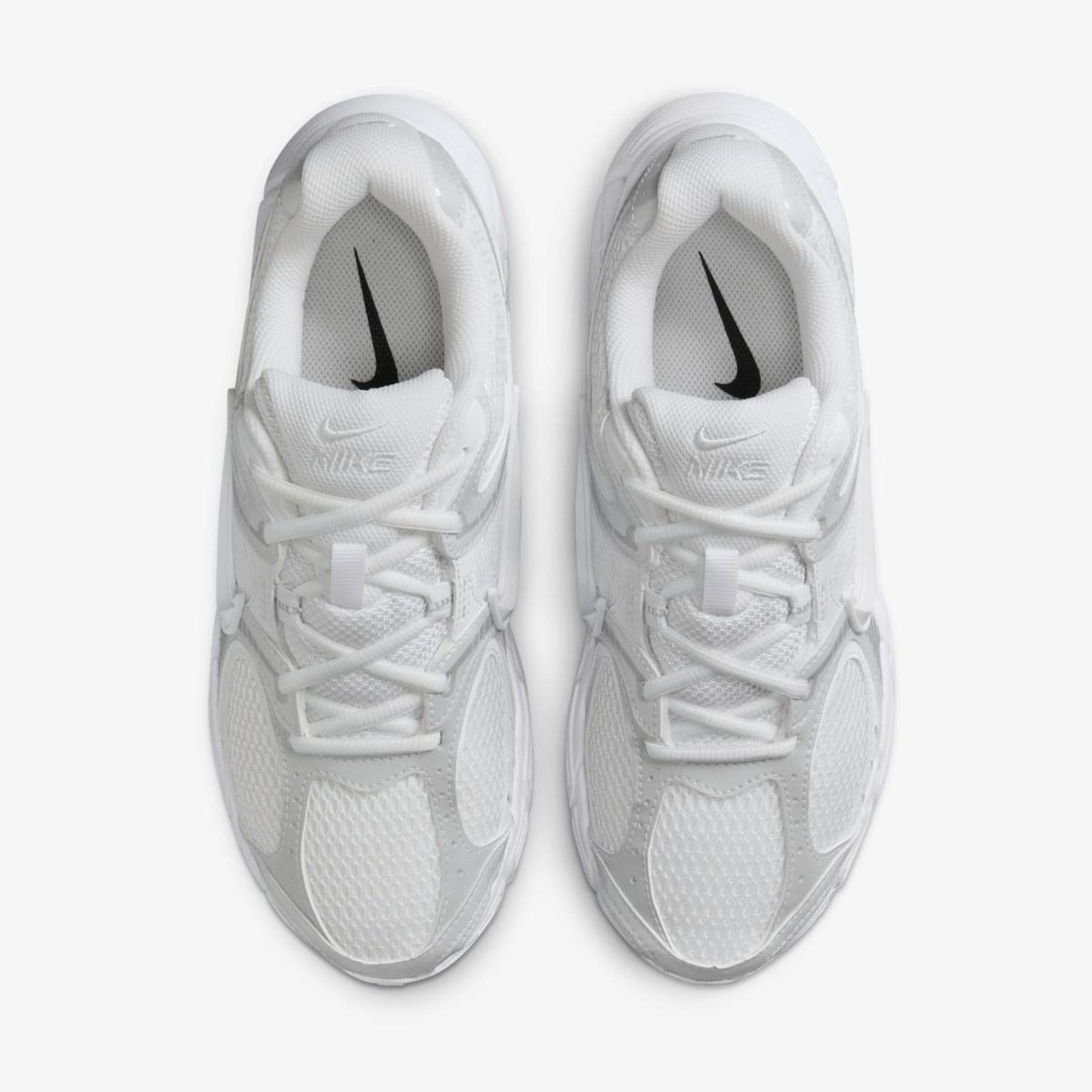 Жіночі кросівки Nike W V5 Rnr HQ7901-101_image_5