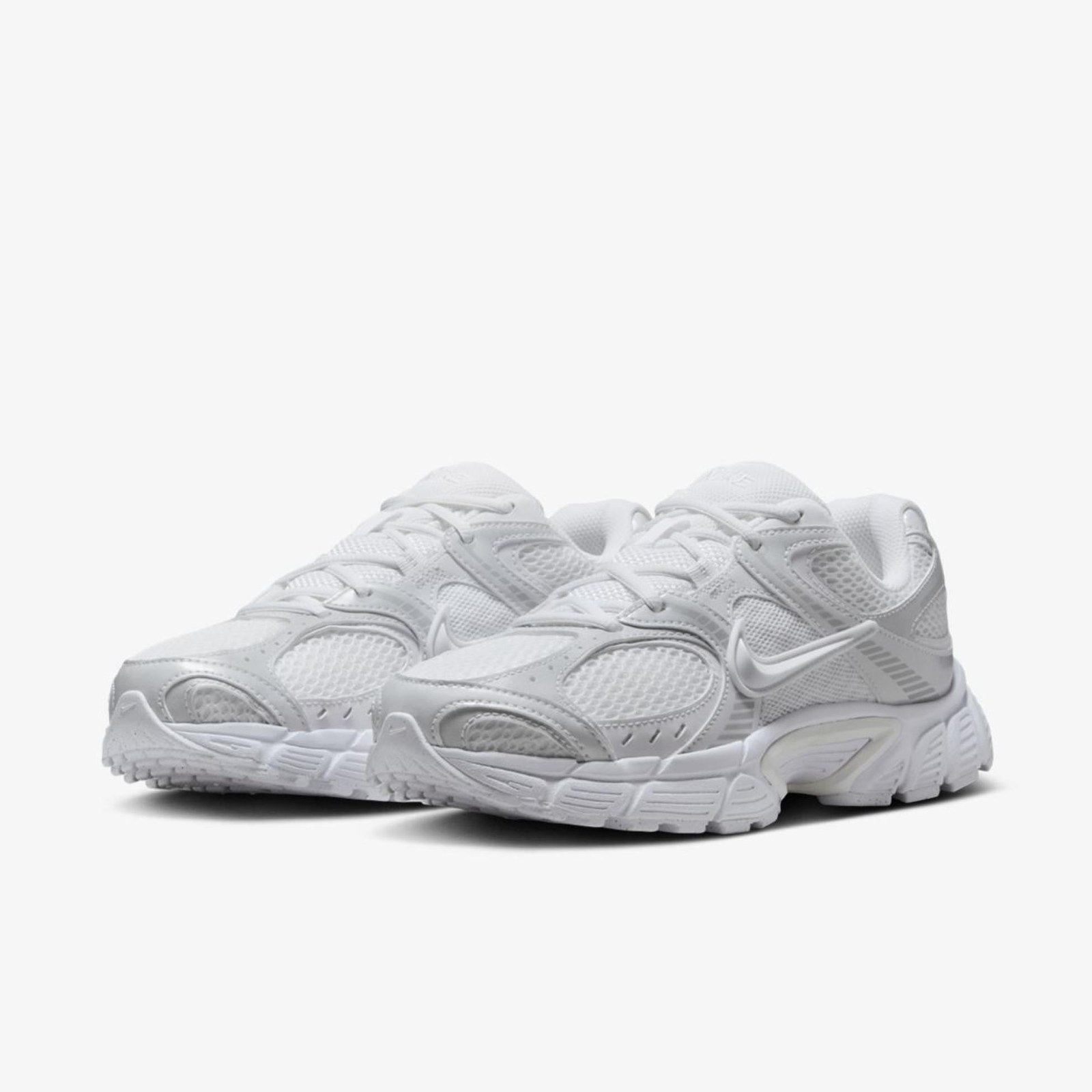 Жіночі кросівки Nike W V5 Rnr HQ7901-101_image_6
