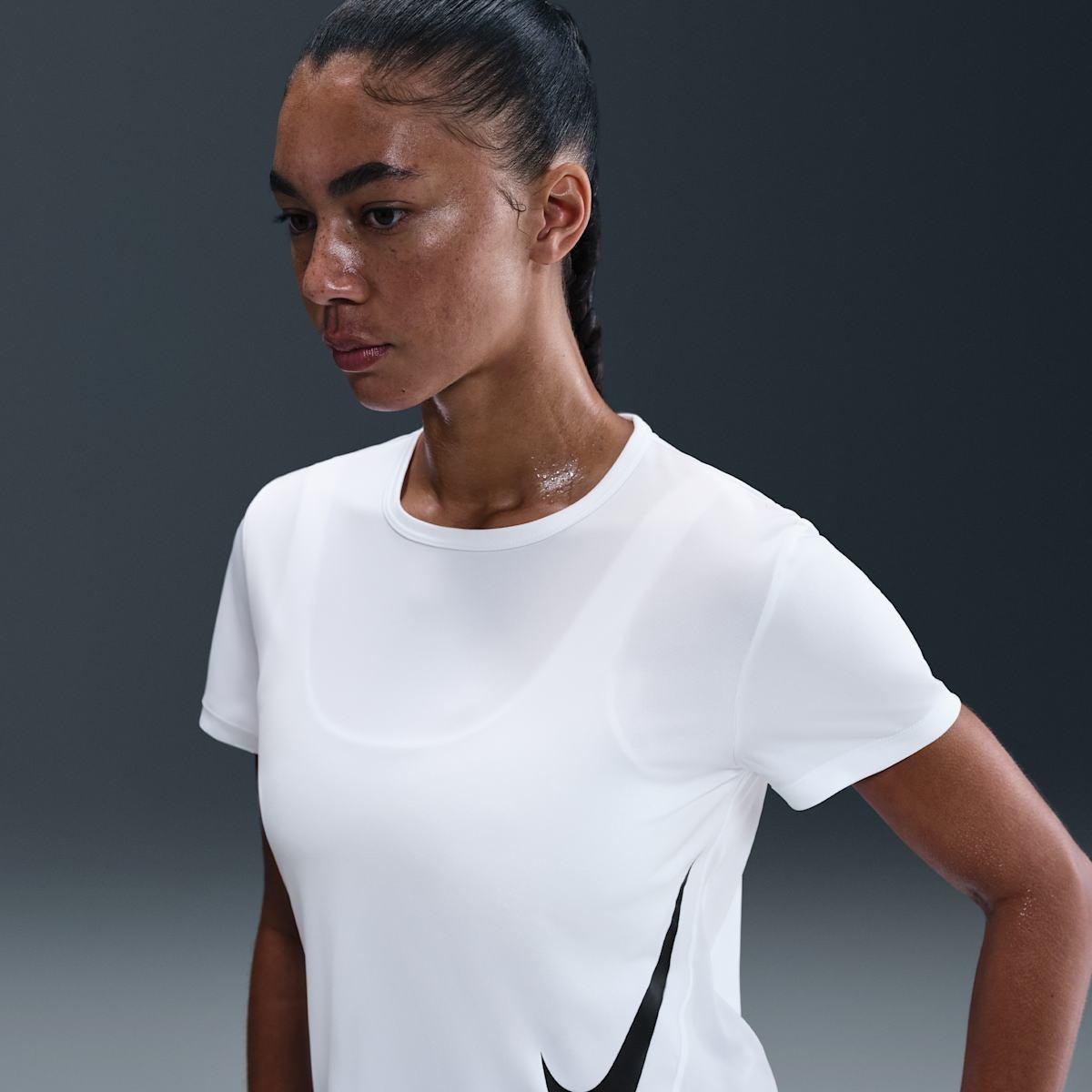 Женская футболка Nike W Nk Tempo Swsh Hbr Df Ss Top HV2772-100_image_1