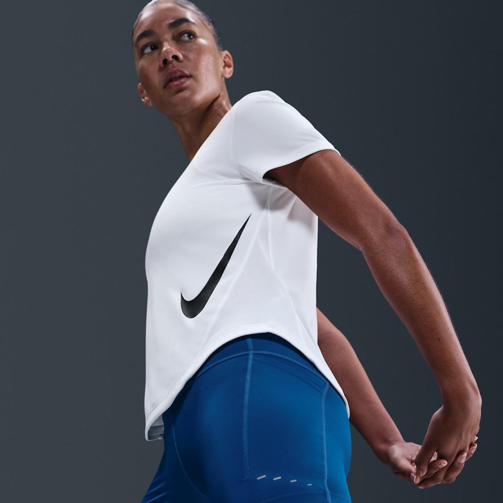 Женская футболка Nike W Nk Tempo Swsh Hbr Df Ss Top HV2772-100_image_4