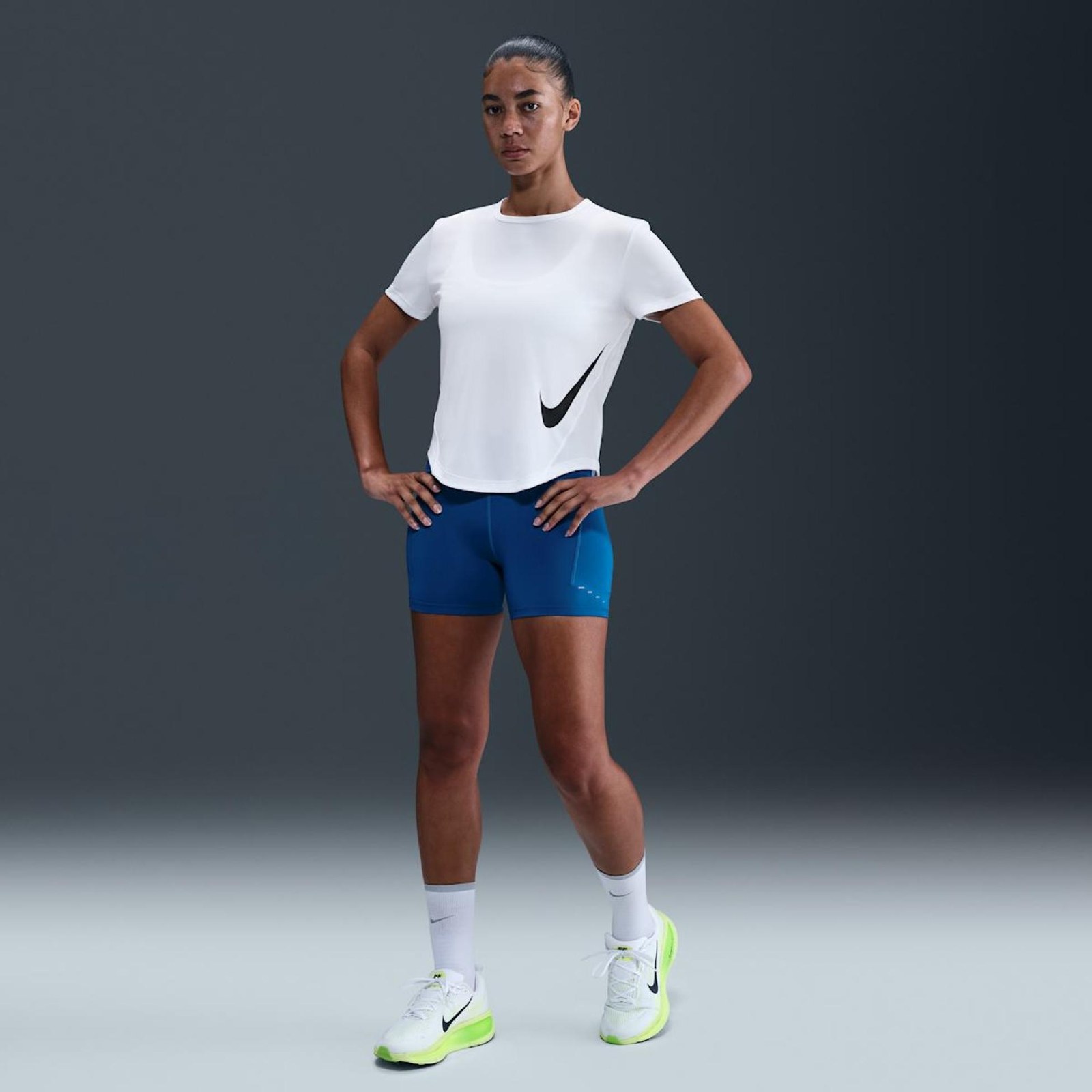 Женская футболка Nike W Nk Tempo Swsh Hbr Df Ss Top HV2772-100_image_5